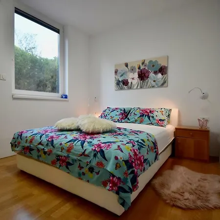 Apartment Amazing Luxury 200 M From The