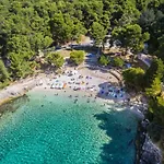 Amazing Luxury 200 M From The Póla