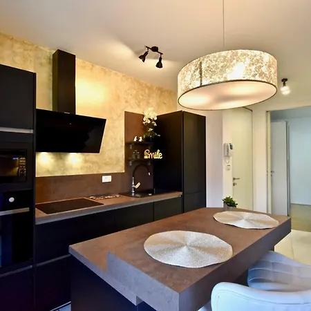 Amazing Luxury 200 M From The Appartement Pula