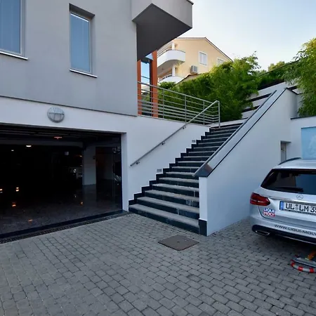 Amazing Luxury 200 M From The Pula