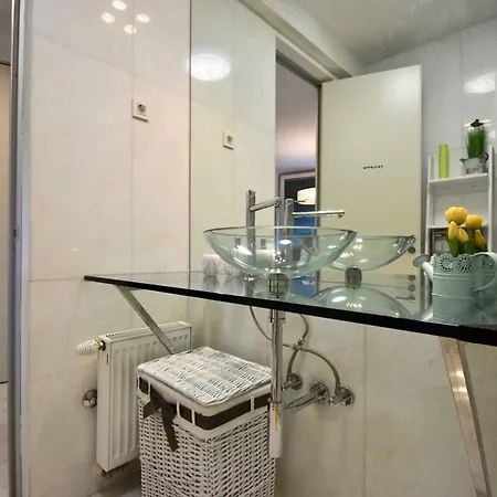 Amazing Luxury 200 M From The Appartement