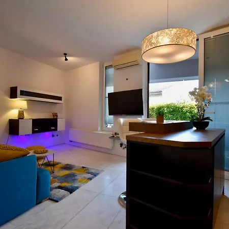 Apartment Amazing Luxury 200 M From The Pula