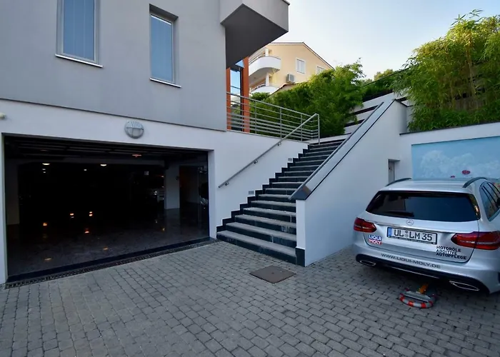 Amazing Luxury 200 M From The Pula